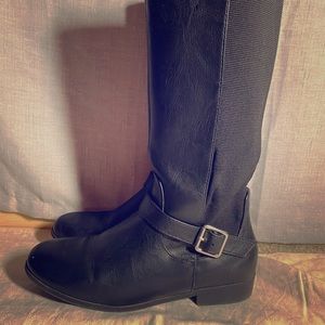 Leather boots. Size 5 in kids